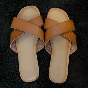 Old Navy Women’s Faux-Leather Cross Strap Sandals